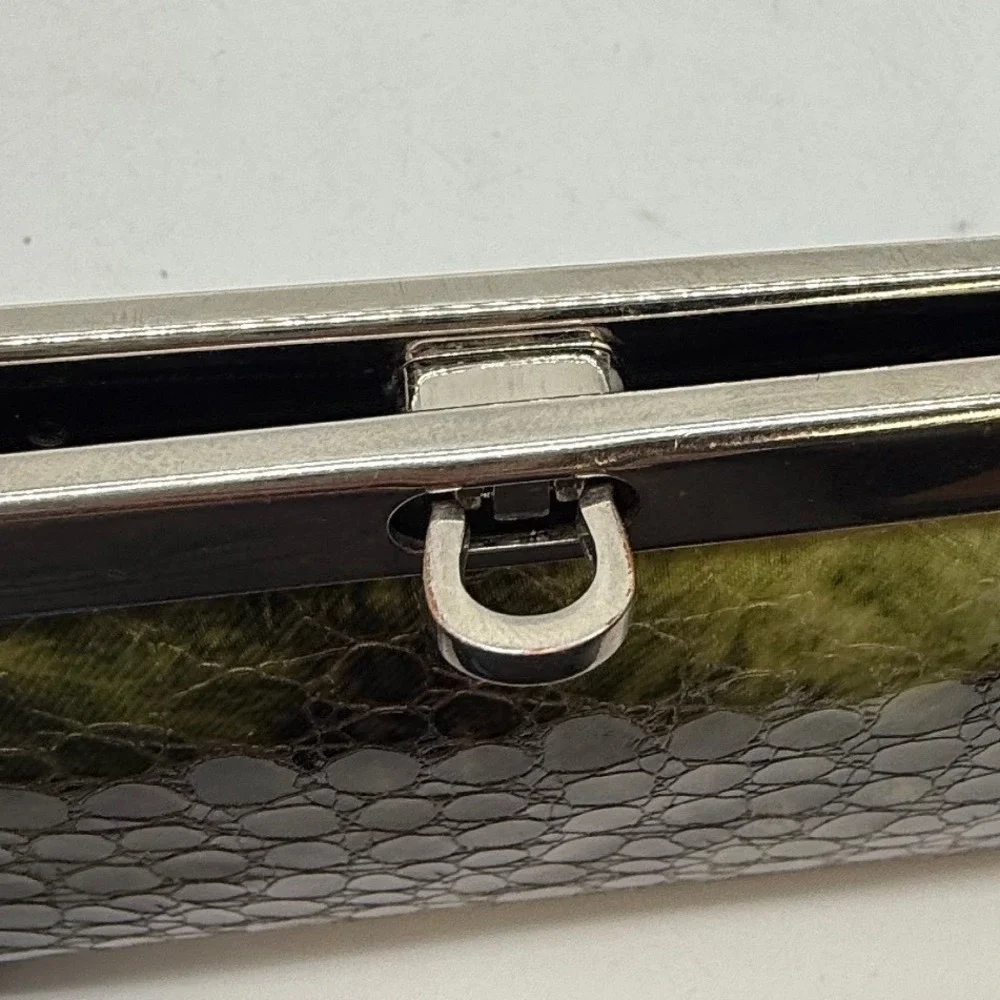 Vtg Green Snakeskin‎ Print Faux Leather Frame Wallet Accordion Clasp Closure